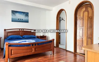 Vila 7 camere D+P+1+M - 2 Garaje - 50m de plaja - Zona centrala - Poză 16