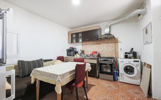 Casă renovată cu 3 camere din cărămidă în Gradiste - Poză 4