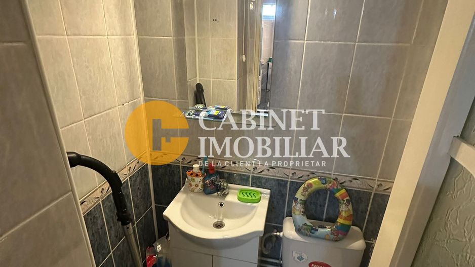 GARĂ - ARCU - 3 CAMERE DECOMANDAT - ETAJ INTERMEDIAR - Poză 8
