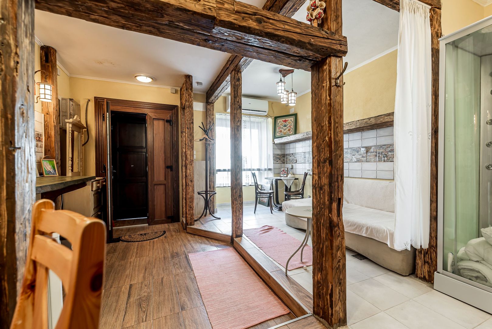 Spatiu comercial cu intrare din strada, fatada in curs de renovare - Poză 7