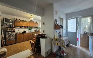 Exclusivitate- camera cu baie intr-un apartament - Poză 5