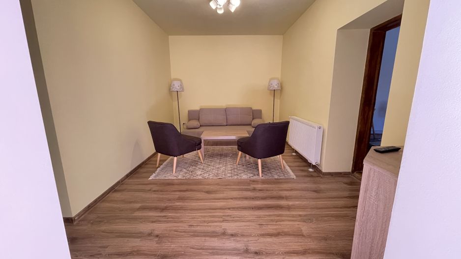 Casa cu teren frumos si garaj zona Mehala - Poză 11