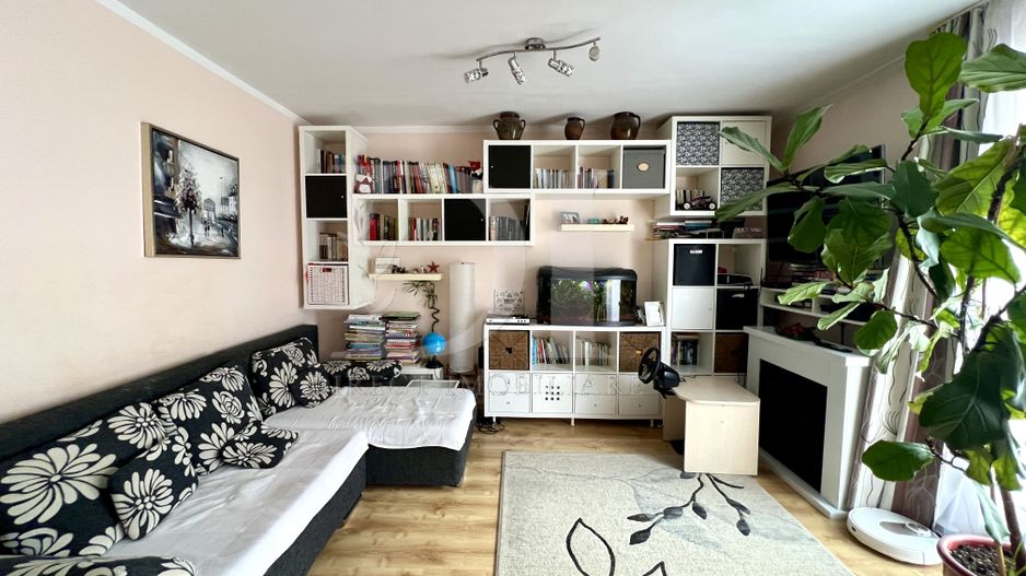 Apartament trei camere / Etaj intermediar / Zona Florilor - Poză 1