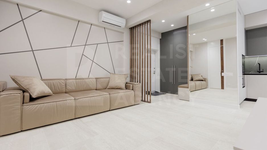 Chirie, apartament, 3 camere, strada Tricolorului, Centru - Poză 1
