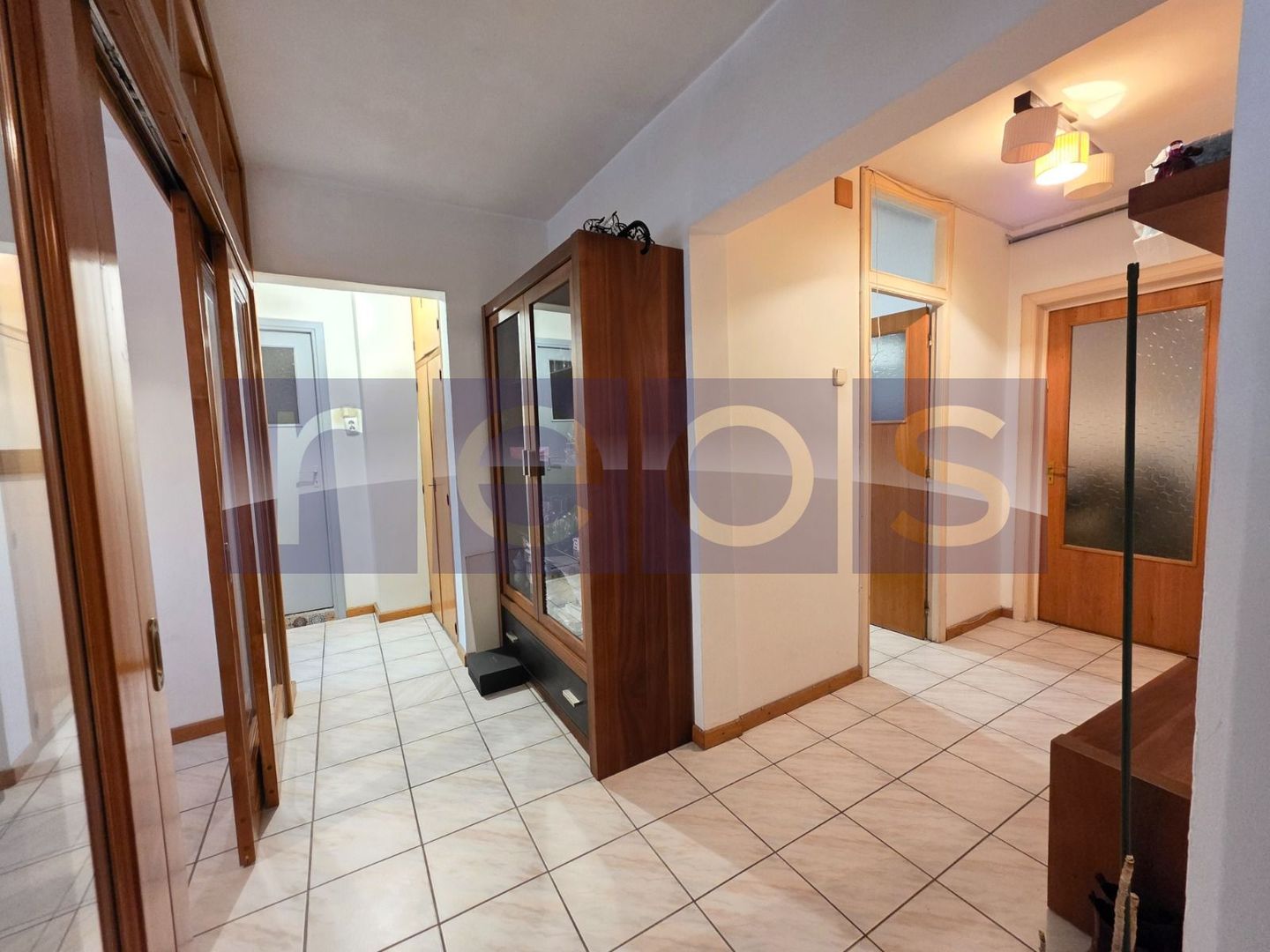 VANZARE 4 CAMERE DECOMANDAT -CRANGASI - Poză 1