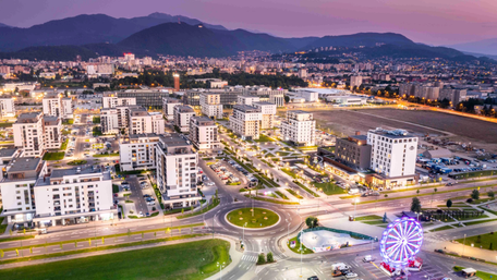 
    
    MEGAPOLIS Braşov: Gamǎ Variată de Oferte Imobiliare
  
  