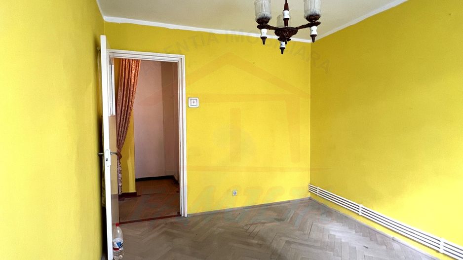 🏡 Apartament 2 camere, etaj 3, stradal – zonă excelentă Micro 40 - Poză 12