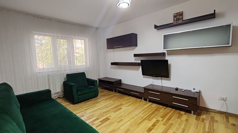 Apartament 3 camere decomandat etajul 1 65mp 500euro Nicolina 2 - Poză 3