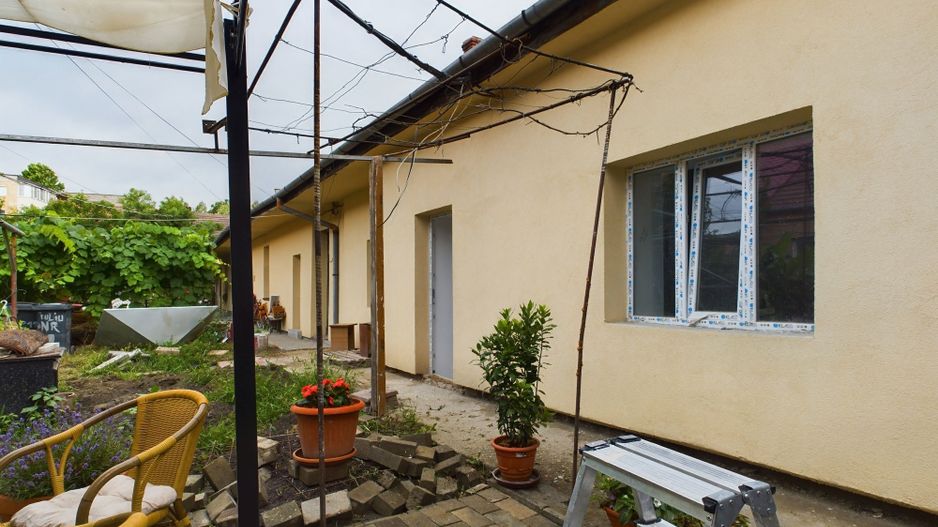 Apartament  2 camere la curte comună - Poză 2