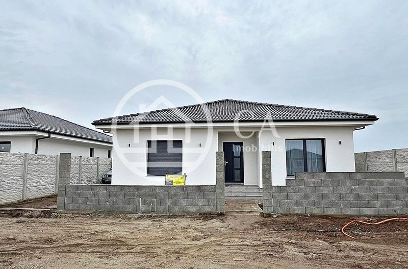 Casă de vânzare cu 4 camere în Santandrei, Bihor - Poză 1