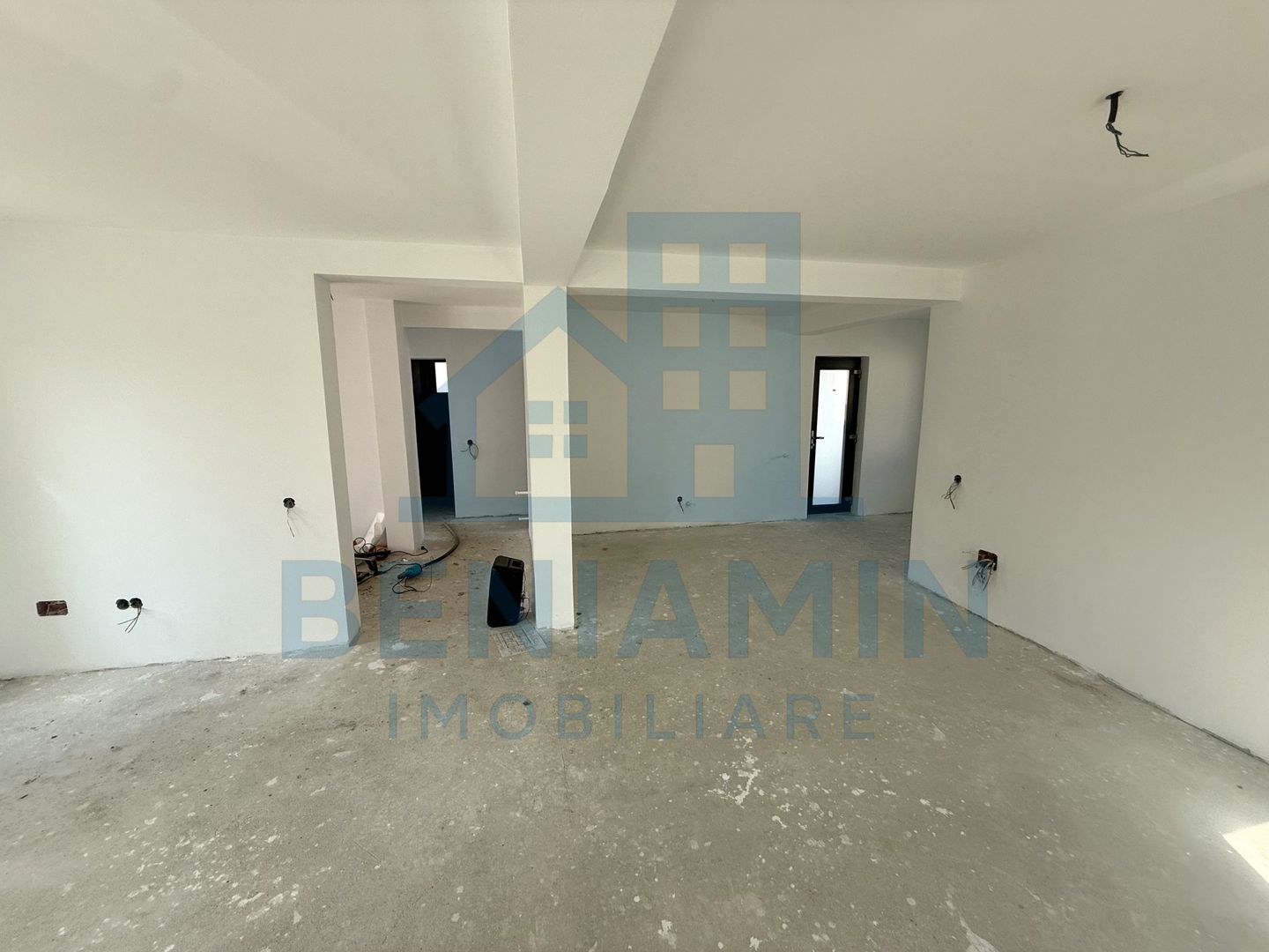 Casa parter - 331mp teren - 121mp casa -posibilitate predare - Leamna - Poză 3