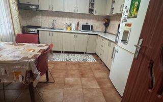 Casă de vânzare pe strada Sabarului - Poză 6