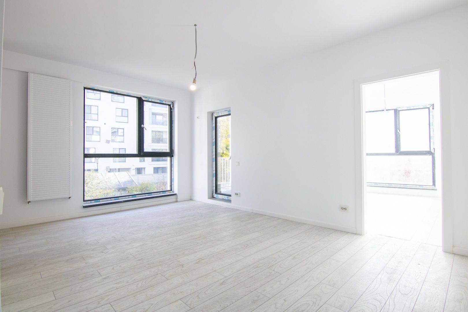 3 CAMERE, et. 1, 2 bai,  PLAZA ROMANIA, gata de mutare, bloc NOU CU LIFT, LIBER - Poză 4