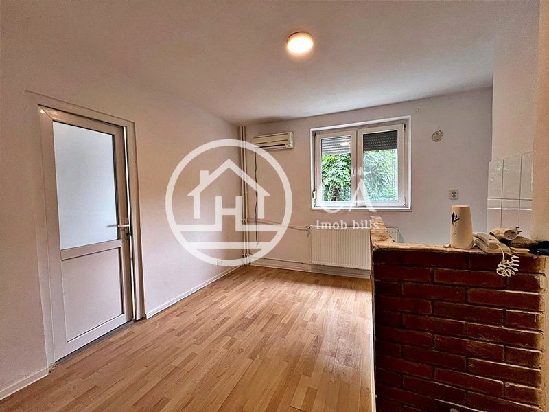 Apartament de vânzare cu 2 camere în zona Rogerius, Oradea - Poză 2