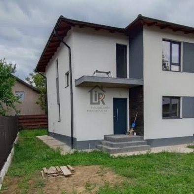 Casa tip duplex Horpaz Miroslava - Poză 2