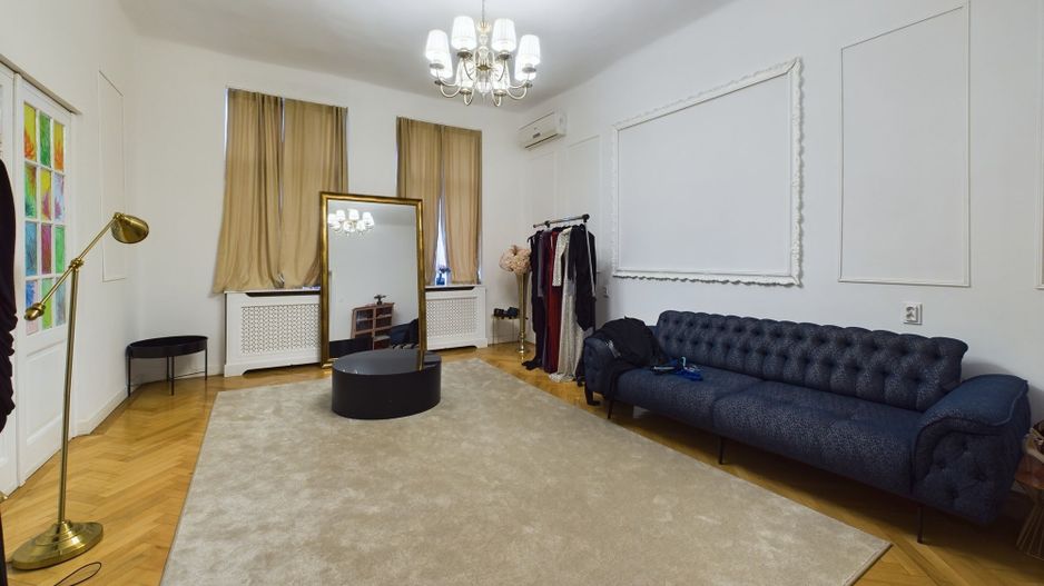 Apartament Central Renovat – Spațiu Generos la Piața Unirii - Poză 5
