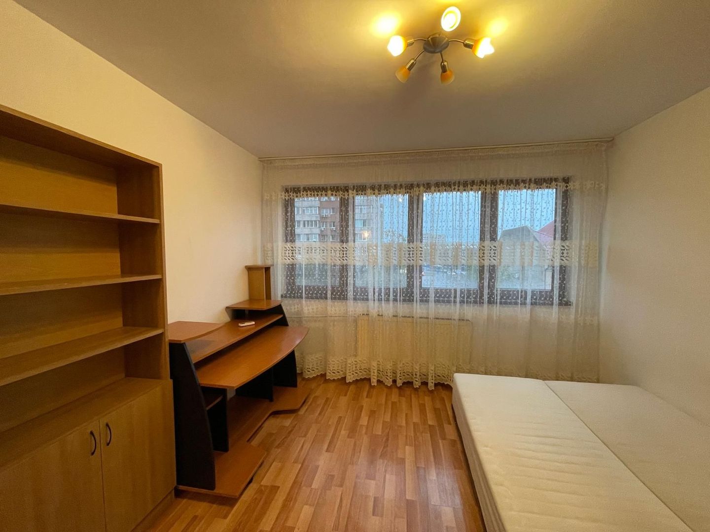 AP. 2 CAMERE EROII REVOLUTIEI, BUCATARIE INCHISA, MODERN, METROU 2 MIN - Poză 3