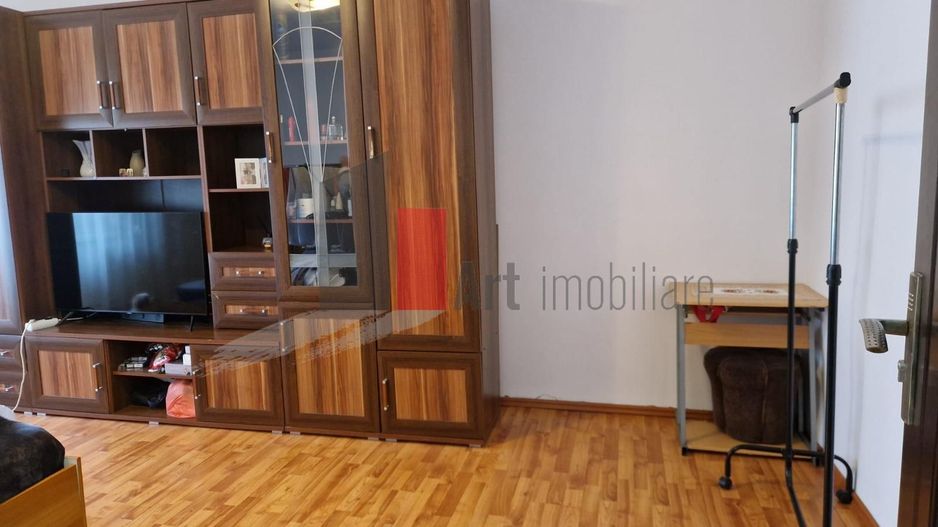 Garsoniera mare Crangasi - Poză 1