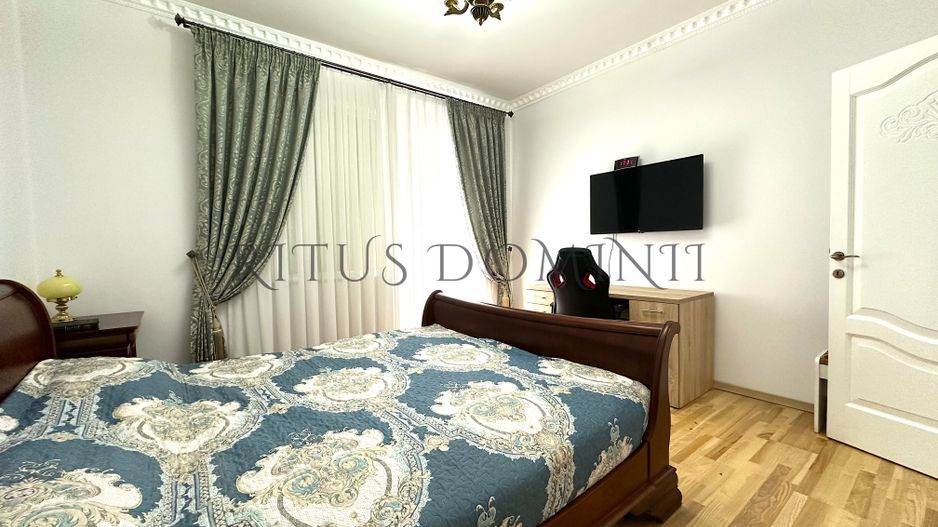 Vilă Spectaculoasă cu Piscină Privată, Dealuri Oradea, 460mp - Poză 3
