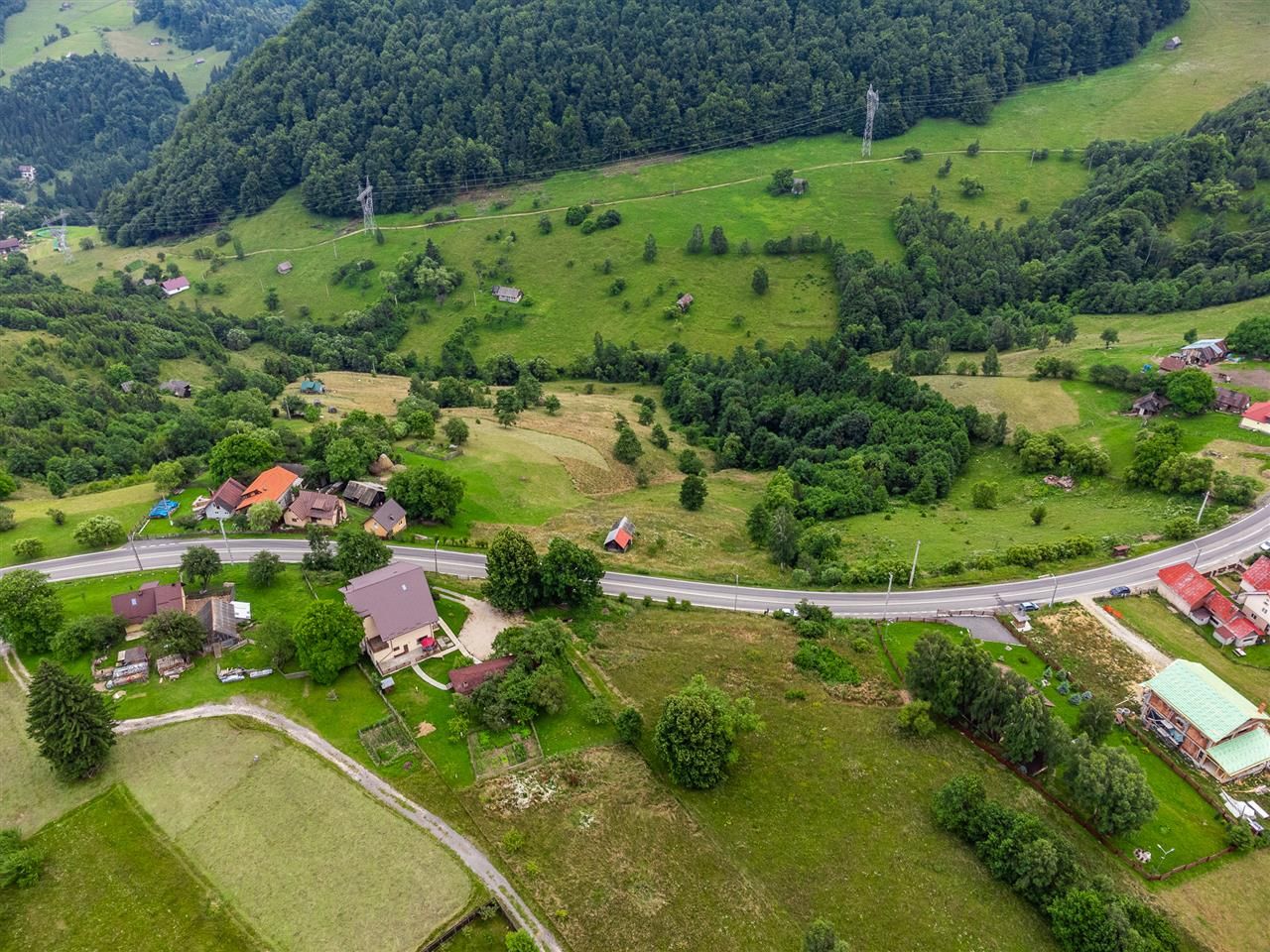 Aproape 4.000 mp, in fascinatia decorului montan, Bran, Moieciu de Jos, Brasov - Poză 9