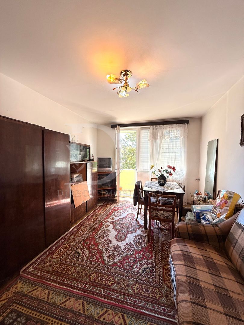 Apartament decomandat / etaj intermediar / Zona Grigorescu - Poză 1