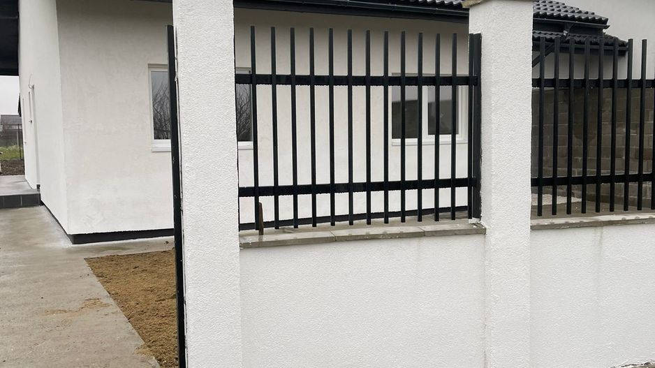 Duplex pe parter intr-o zona minunata - Poză 1