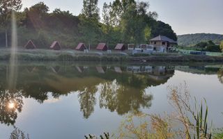 Casă 140 mp, 5800 mp teren, intravilan + Lac zona Vațman, Corunca - Poză 2