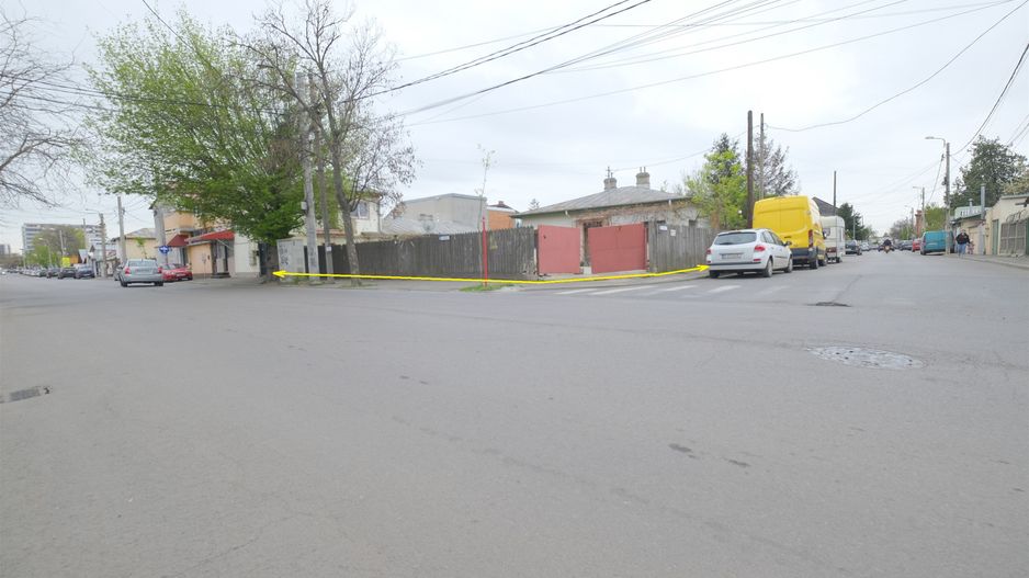 RAHOVA-Str. Muntii Carpati, cu pozitie de colt, casa si teren 580 mp. - Poză 8