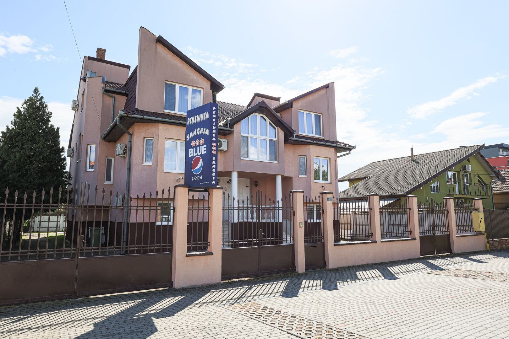 Flexibilitate într-o locație cheie, ideală pt hotel, cămin, clinică. - Poză 1