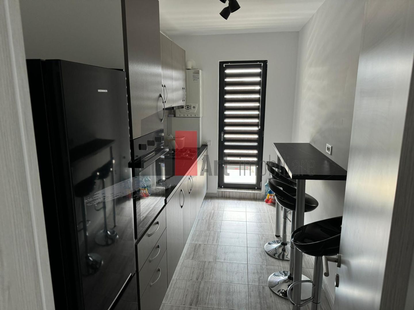 Apartament cu 2 camere de inchiriat-Aparatorii Patriei-cu centrala+loc parcare - Poză 8