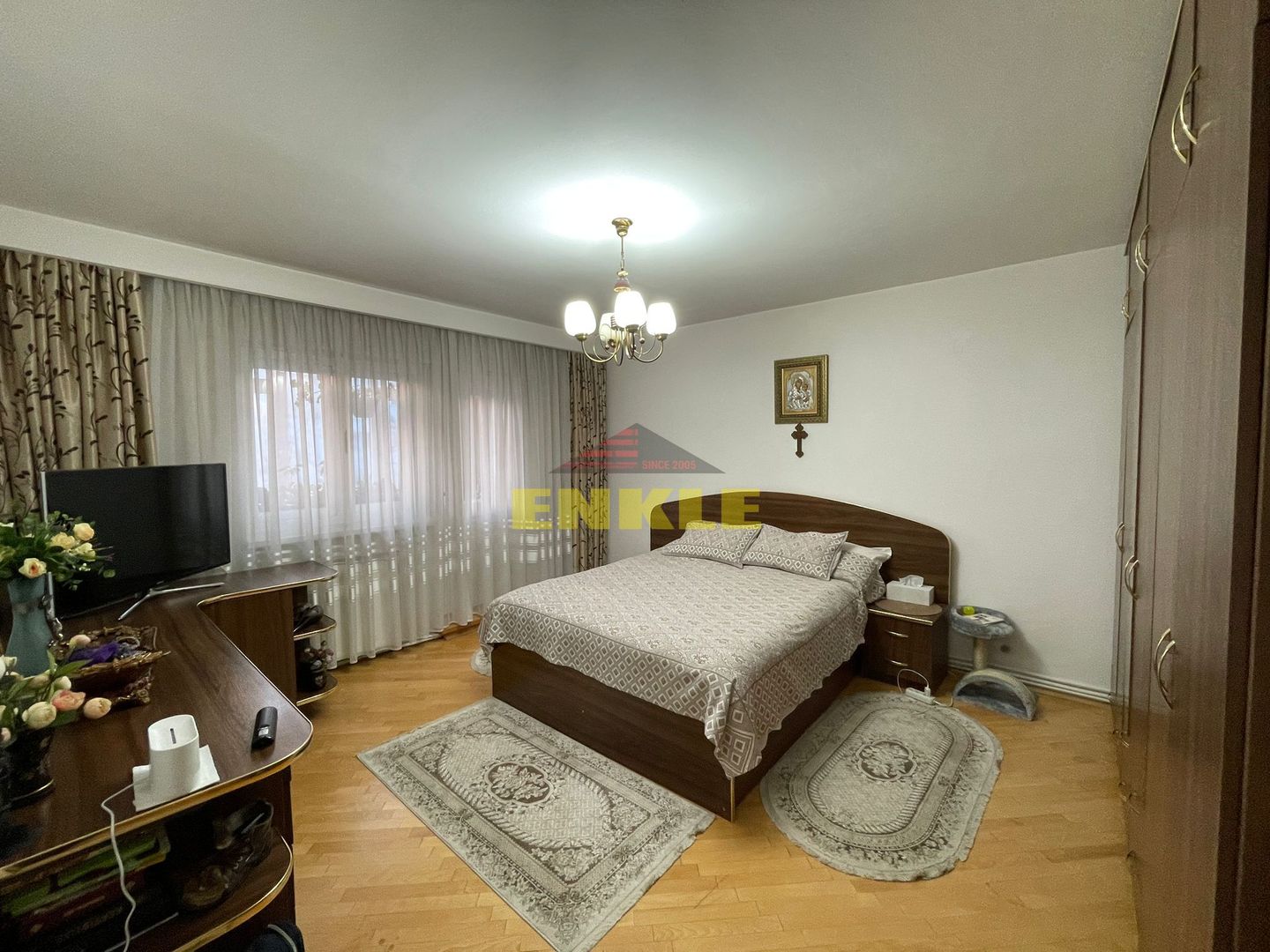 De vânzare apartament cu 4 camere semidecomandat, zona Bucovina - Poză 1