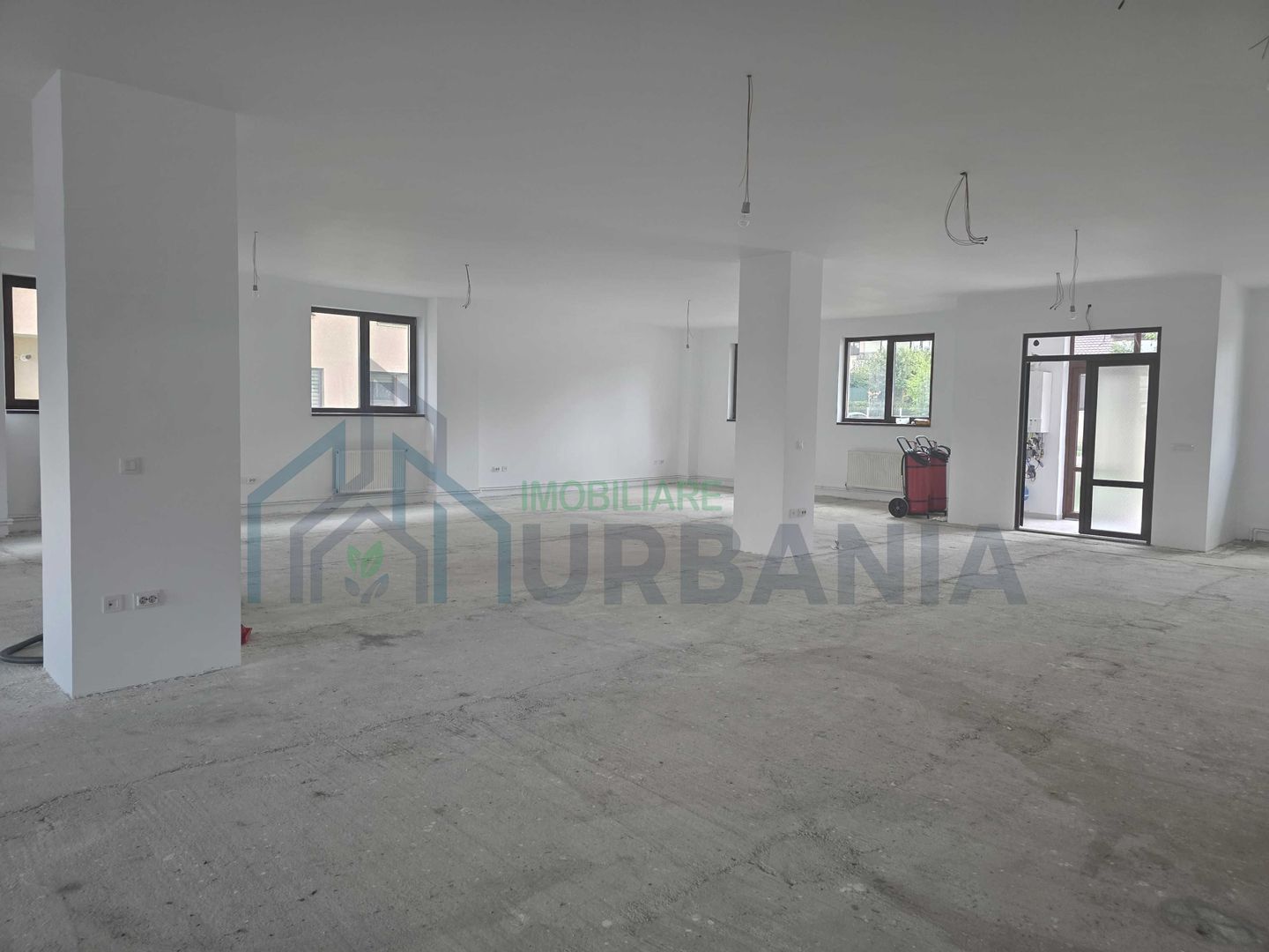 Spatiu comercial de inchiriat , zona Cug - spital Providenta si Elitis - Poză 5
