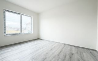 Duplex despartit prin camera tehnica, 5 camere, asfalt | Giarmata Vii - Poză 3