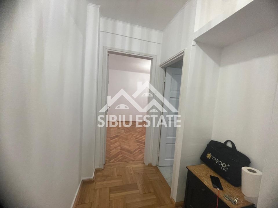 Apartament de vanzare cu 3 camere, balcon, etaj 1 -Zona Calea Dumbravii - Poză 3
