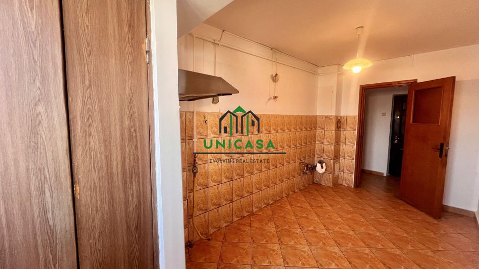 Apartament cu 3 camere  de vânzare – Calea lui Traian - Zona Nord - Poză 3