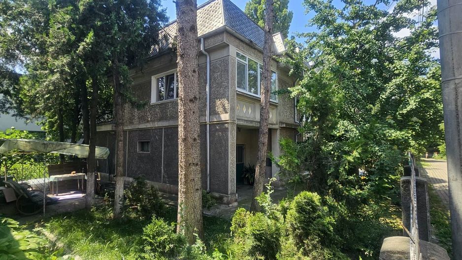 De vanzare  -  Casa P+1E - Alea Trandafirilor - 220.000 euro - Poză 12