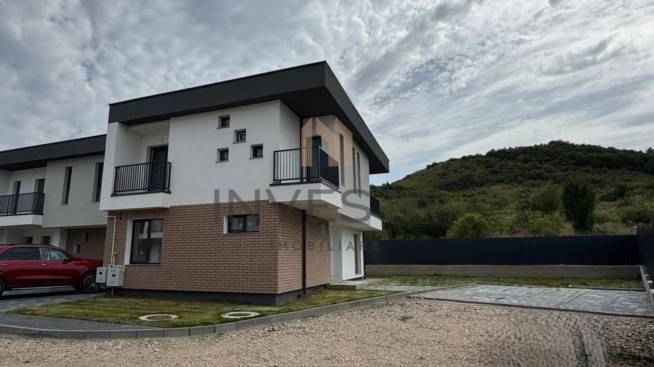 Casa de vanzare zona exclusivista de case Floresti - Poză 1