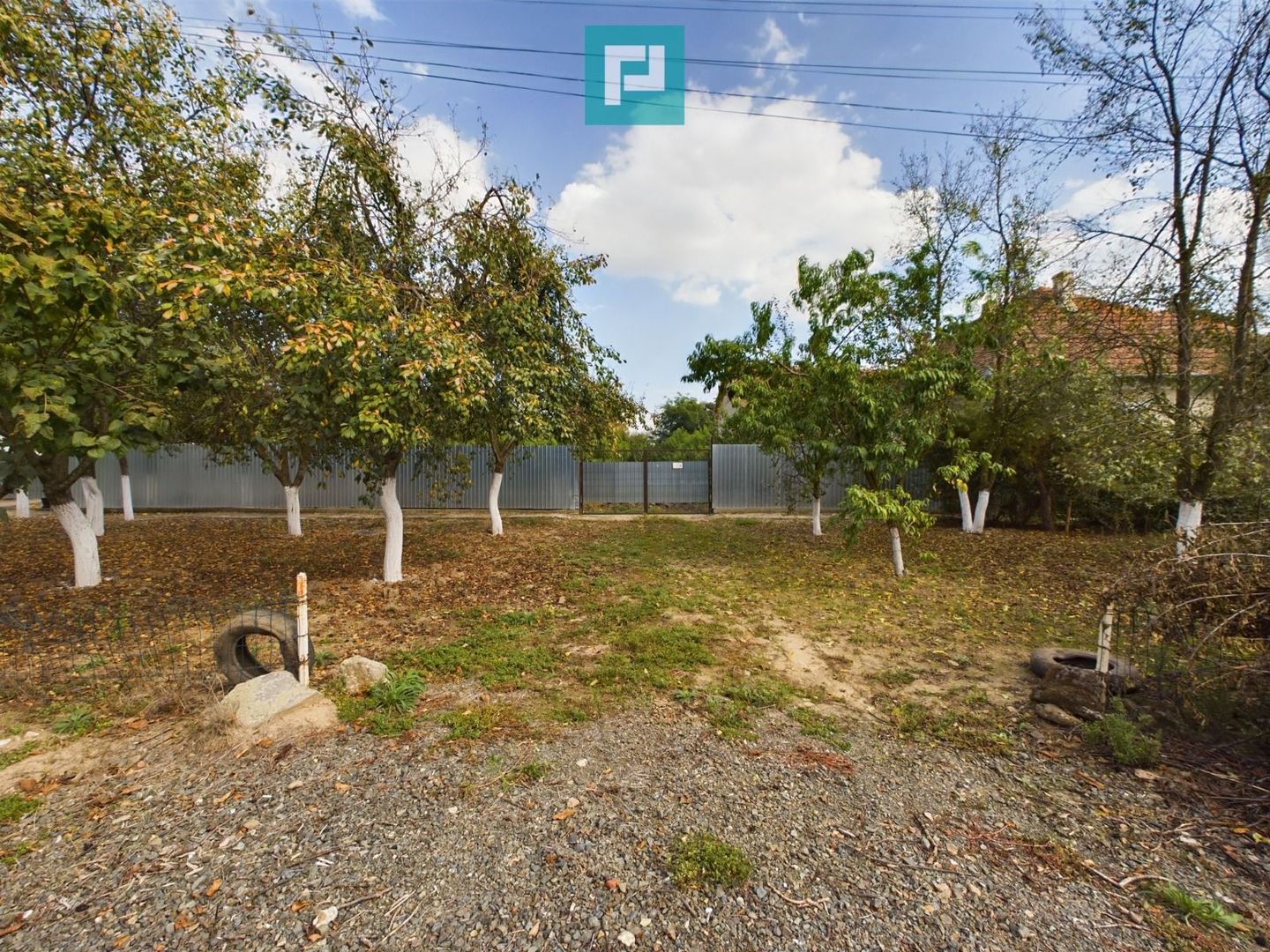 Casă cu teren 2877 mp, orașul Ineu - Poză 8