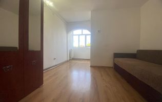 Super pret! Vanzare garsoniera nemobilata in Targoviste