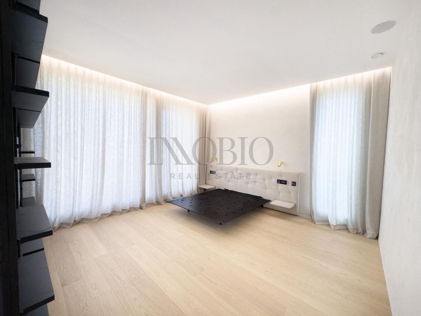 Vila 6 Camere | Piscina | Smart Home | Panouri Fotovoltaice - Poză 11