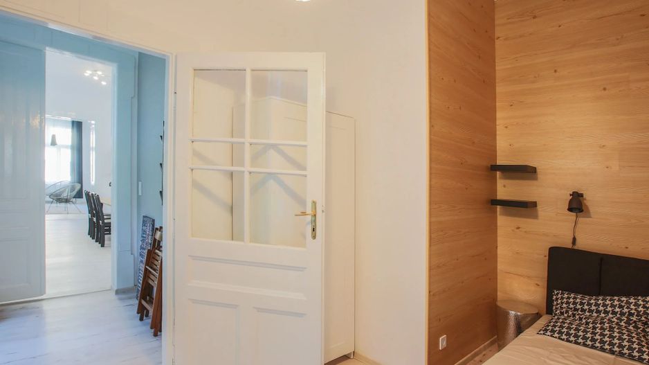Chirie, apartament 2 dormitoare, central 550 E/lună (neg). Comision 0. - Poză 3
