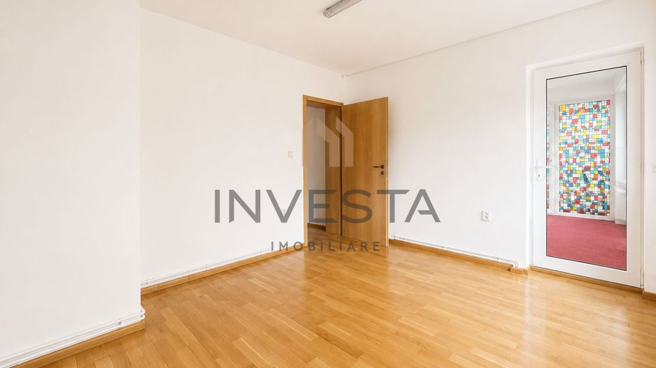 Vila spatioasa cu 15 camere de inchiriat in zona Andrei Muresanu - Poză 13
