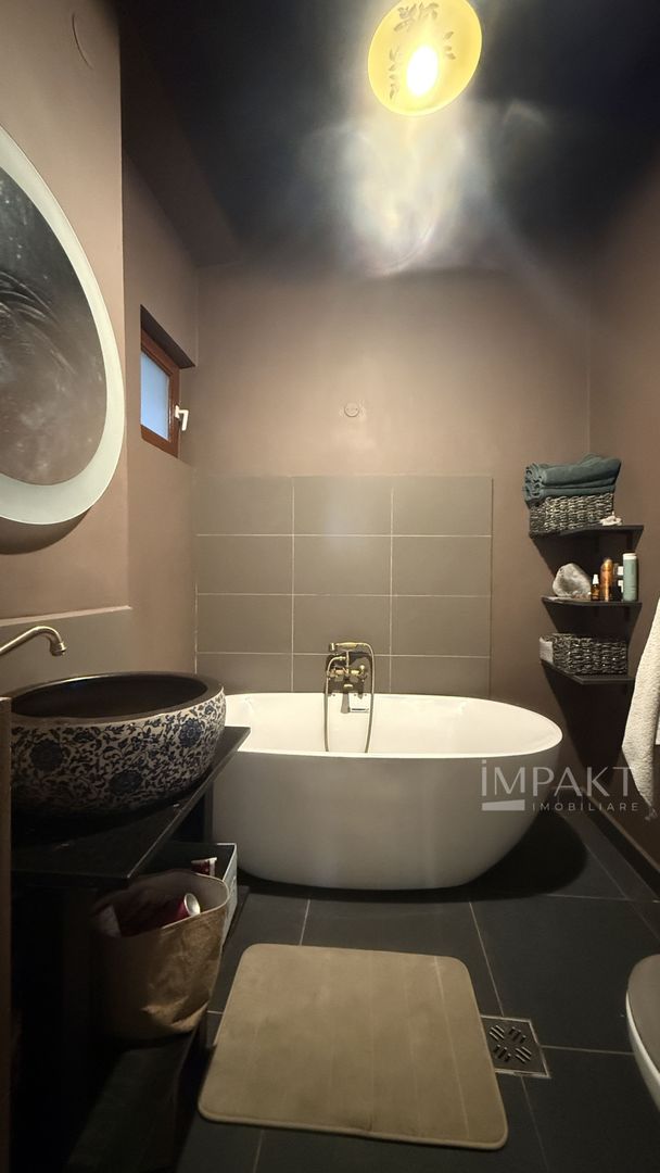 Apartament spatios cu 2 camere decomandat in centrul orasului - Poză 8