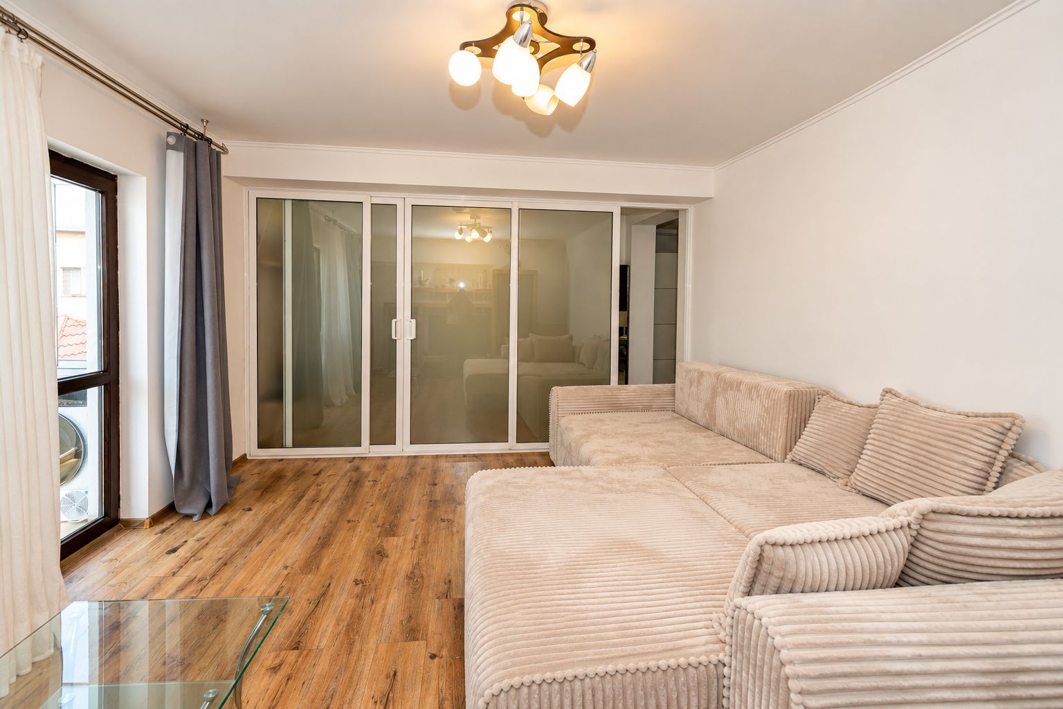 Apartament 2 camere de vanzare, 67mp mobilat, parcare, bloc cu 6 ap. - Poză 2