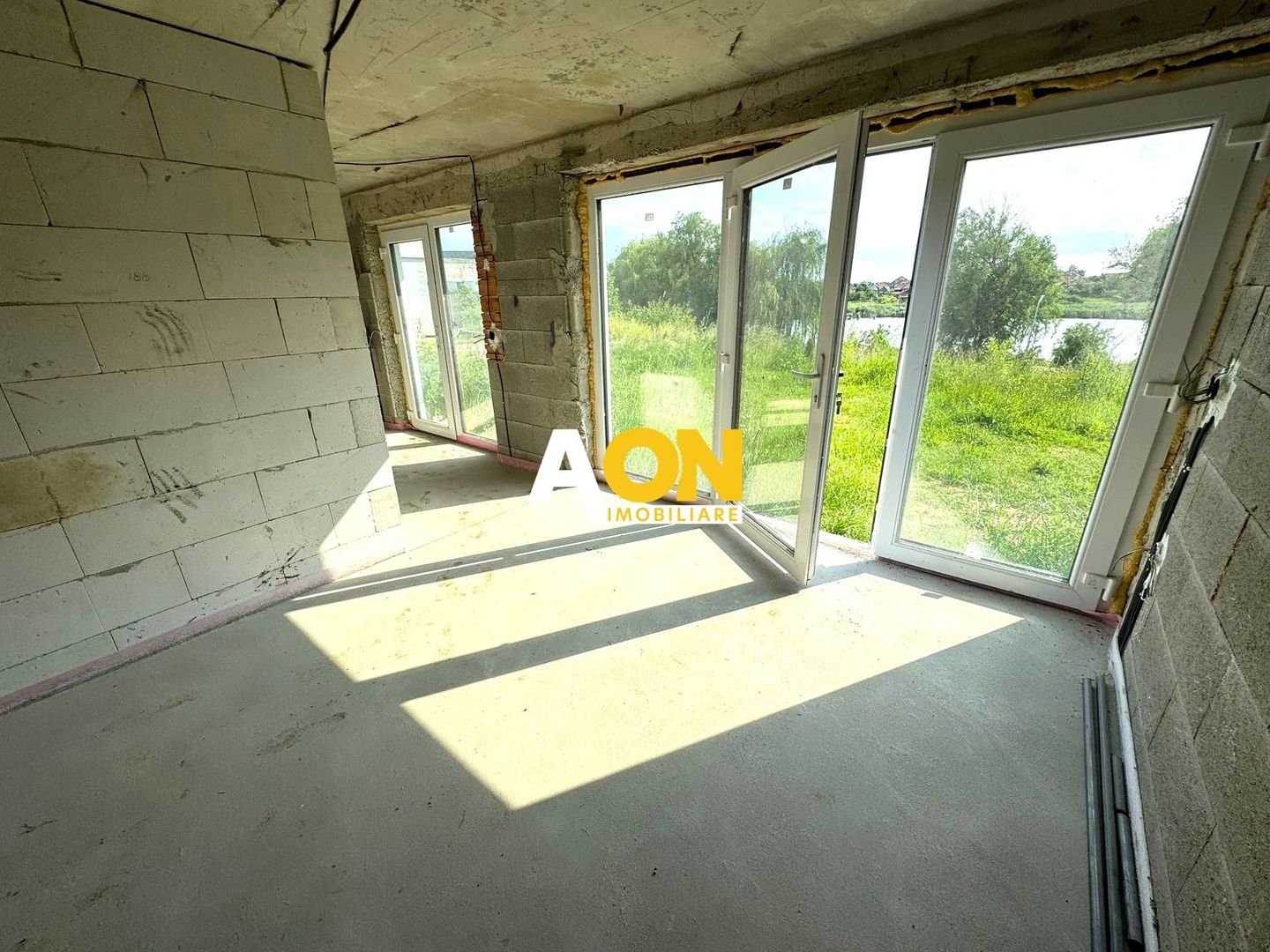 De vanzare apartament 3 camere, la vila, 130mp teren, Lac Chereteu - Poză 5