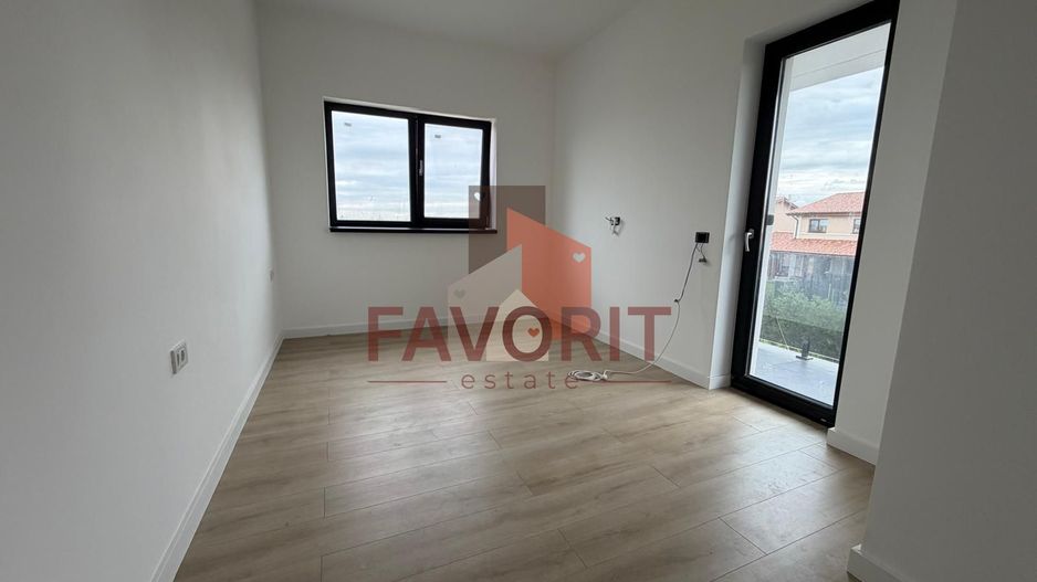 Triplex in Sacalaz | Finisaje premium | 4 camere | Asfalt | 2 balcoane - Poză 8