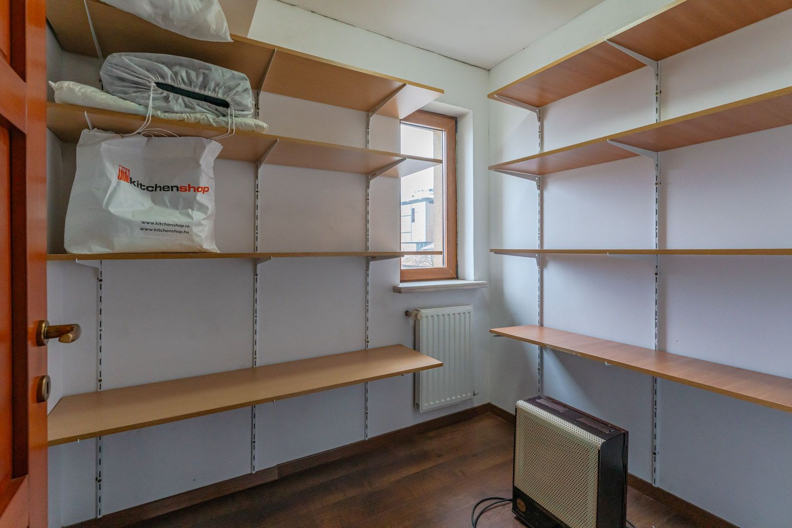 Casă individuală cu 7 camere lângă AFI Mall, ideală pentru birouri sau locuință - Poză 25