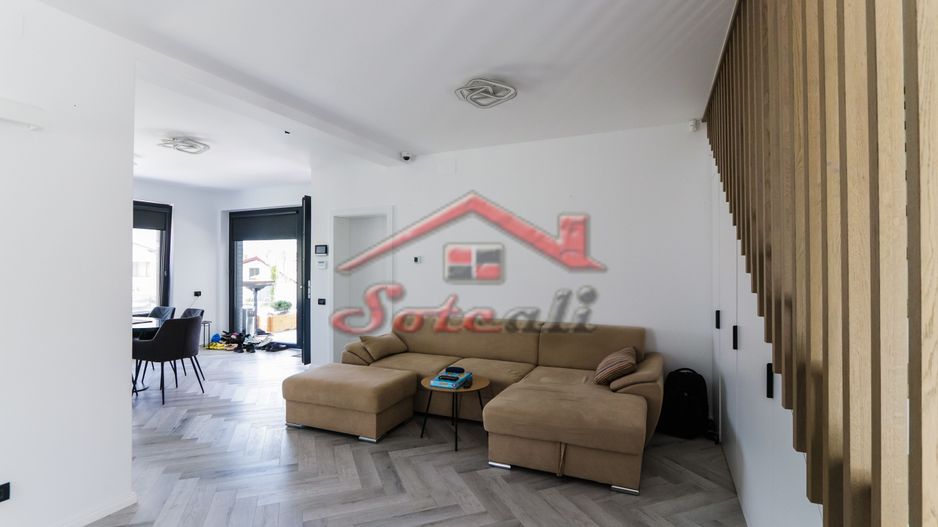 VILĂ MODERNĂ DE LUX CU PISCINĂ, FOTOVOLTAICE ȘI FOIȘOR – BREAZA - Poză 44