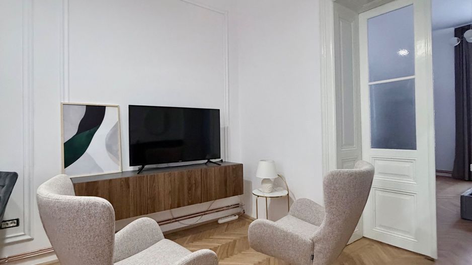 APARTAMENT LA PRIMA INCHIRIERE- ZONA CENTRALA - Poză 2