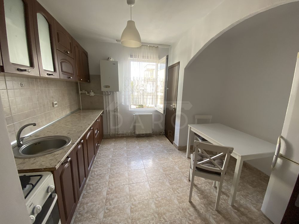 Închiriere apartament cu 2 camere - Poză 1